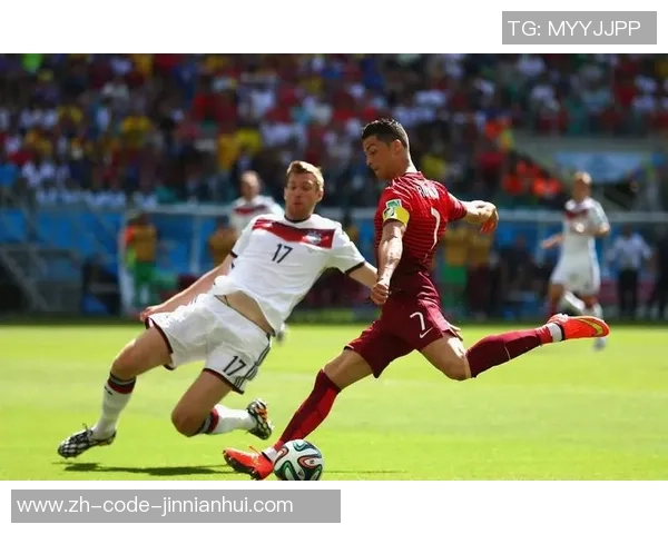 范耐克足球:探索战术创新与团队协作的完美结合之路 范耐克足球:探索战术创新与团队协作的完美结合之路