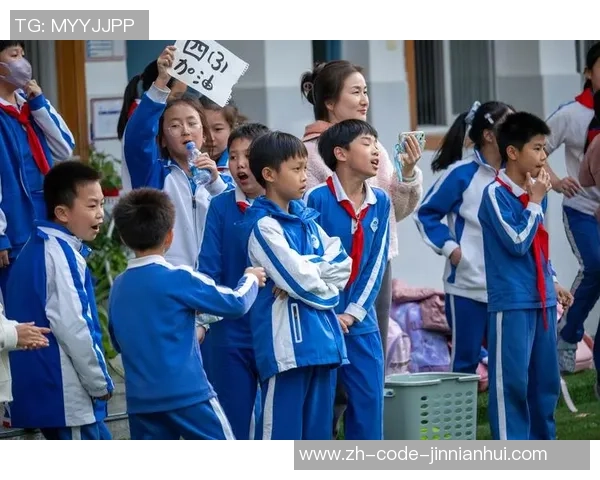 赵小燕足球之路:从青涩少女到绿茵场上的璀璨明星 赵小燕足球之路:从青涩少女到绿茵场上的璀璨明星