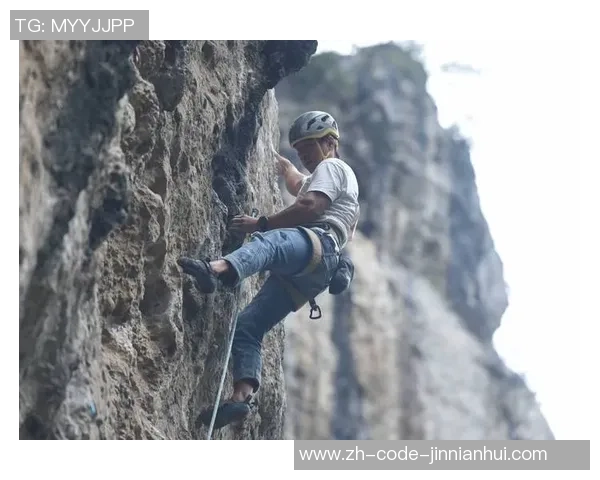 重庆攀岩队的奋斗与突破:一段激情澎湃的攀岩之旅纪实 重庆攀岩队的奋斗与突破:一段激情澎湃的攀岩之旅纪实